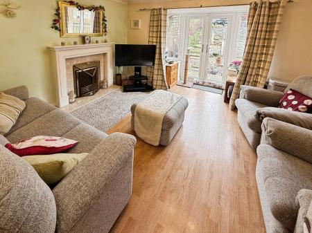 3 bedroom Terraced House for sale in Davenham Walk, Telford, TF3