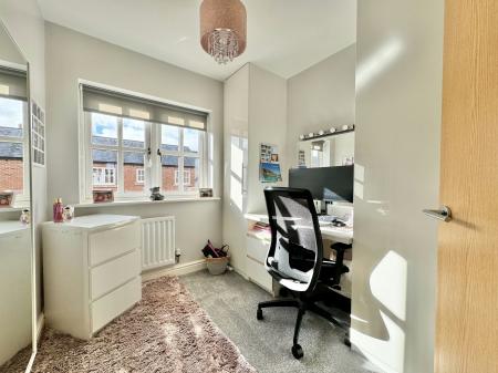 4 bedroom Semi-detached house for sale in Ellens Bank, Lightmoor, TF4