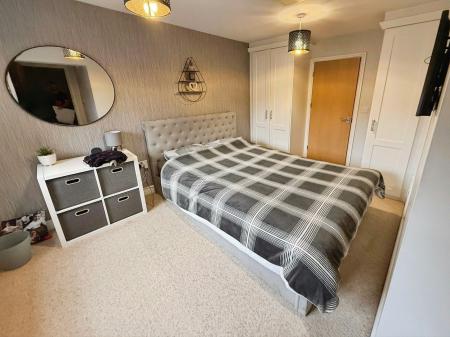 4 bedroom Semi-detached house for sale in Ellens Bank, Lightmoor, TF4