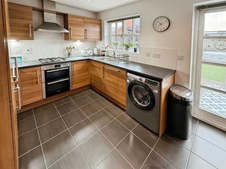 4 bedroom Semi-detached house for sale in Ellens Bank, Lightmoor, TF4