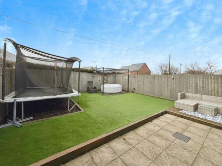 4 bedroom Semi-detached house for sale in Ellens Bank, Lightmoor, TF4