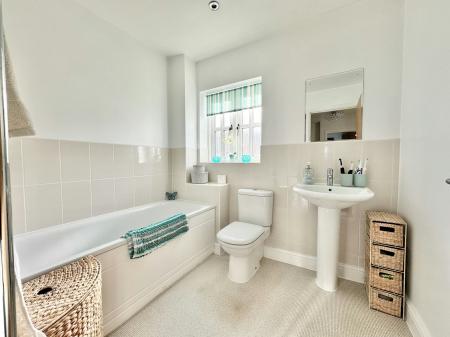 4 bedroom Semi-detached house for sale in Ellens Bank, Lightmoor, TF4