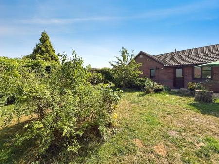 3 bedroom Detached bungalow for sale in Grasmere Close, Priorslee, TF2