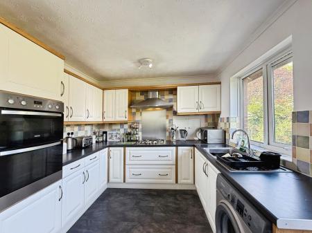 3 bedroom Detached bungalow for sale in Grasmere Close, Priorslee, TF2