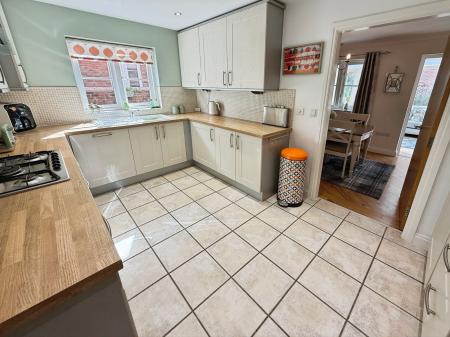 3 bedroom End of terrace house for sale in Arleston Manor Mews, Arleston, TF1