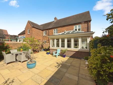 3 bedroom End of terrace house for sale in Arleston Manor Mews, Arleston, TF1
