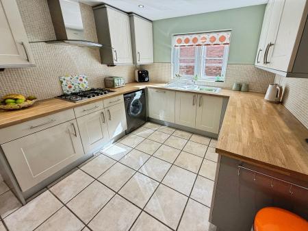 3 bedroom End of terrace house for sale in Arleston Manor Mews, Arleston, TF1