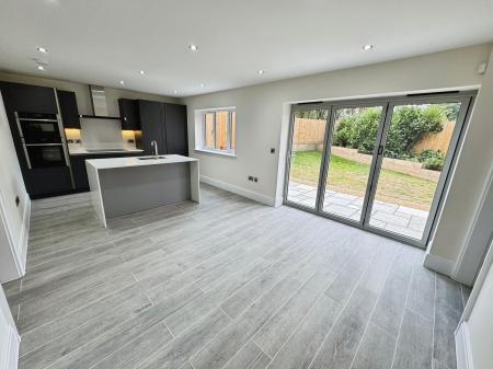 4 bedroom Detached house for sale in Donnerville Gardens, Admaston, TF5