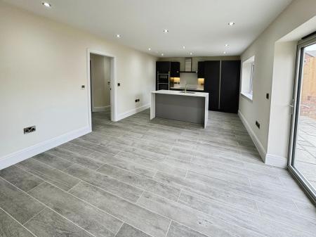 4 bedroom Detached house for sale in Donnerville Gardens, Admaston, TF5