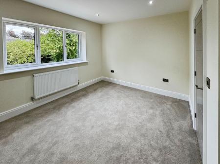5 bedroom Detached house for sale in Donnerville Gardens, Admaston, TF5