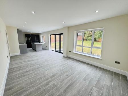 5 bedroom Detached house for sale in Donnerville Gardens, Admaston, TF5
