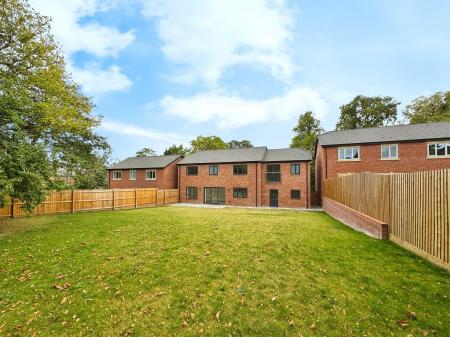 5 bedroom Detached house for sale in Donnerville Gardens, Admaston, TF5