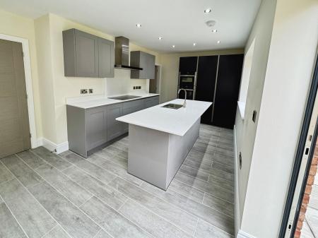 5 bedroom Detached house for sale in Donnerville Gardens, Admaston, TF5