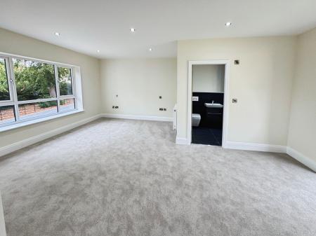 5 bedroom Detached house for sale in Donnerville Gardens, Admaston, TF5