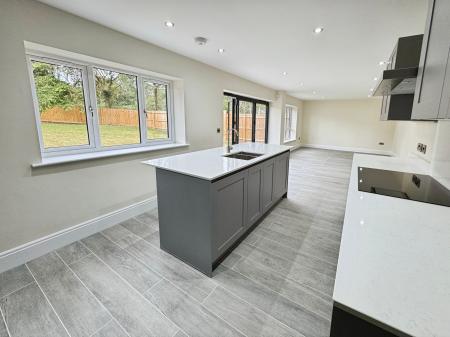 5 bedroom Detached house for sale in Donnerville Gardens, Admaston, TF5