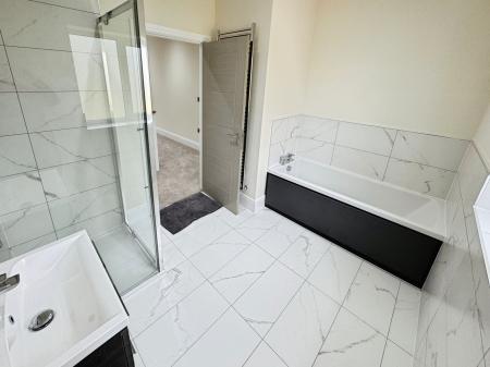 5 bedroom Detached house for sale in Donnerville Gardens, Admaston, TF5
