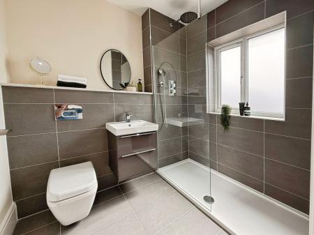 5 bedroom Detached house for sale in Donnerville Gardens, Admaston, TF5