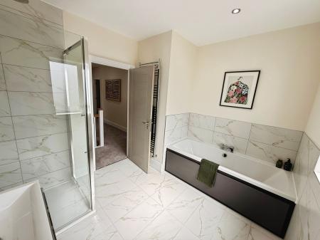 5 bedroom Detached house for sale in Donnerville Gardens, Admaston, TF5