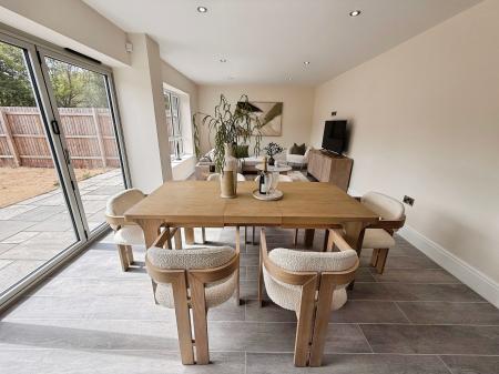 5 bedroom Detached house for sale in Donnerville Gardens, Admaston, TF5