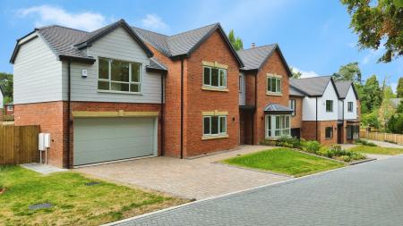 5 bedroom Detached house for sale in Donnerville Gardens, Admaston, TF5