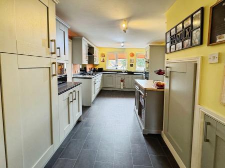 4 bedroom Detached house for sale in Harley Close, Telford, TF1