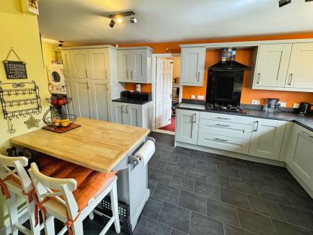 4 bedroom Detached house for sale in Harley Close, Telford, TF1