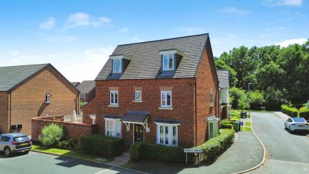 4 bedroom Detached house for sale in Dudley Grove, Doseley, TF4