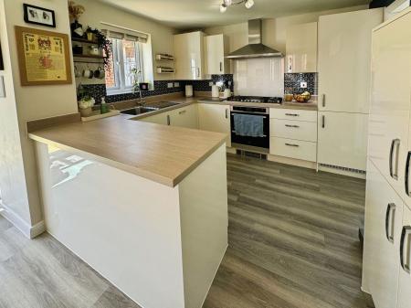 4 bedroom Detached house for sale in Dudley Grove, Doseley, TF4