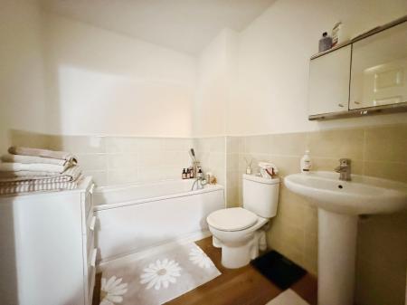 5 bedroom Detached house for sale in Holloway Court, Wombourne, WV5