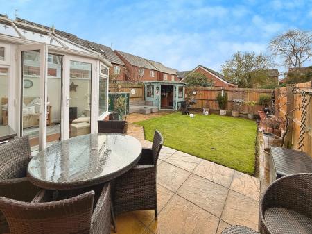 5 bedroom Detached house for sale in Holloway Court, Wombourne, WV5