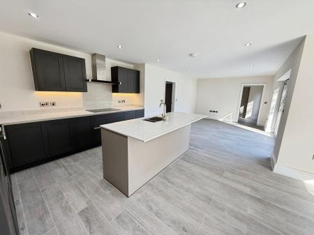 5 bedroom Detached house for sale in Donnerville Gardens, Admaston, TF5