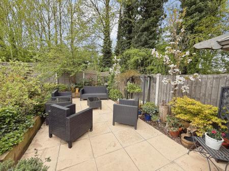 4 bedroom Detached house for sale in Hama Drive, Oakengates, TF2