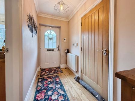 4 bedroom Detached house for sale in Hama Drive, Oakengates, TF2