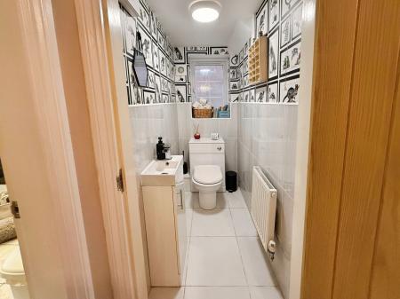 4 bedroom Detached house for sale in Hama Drive, Oakengates, TF2