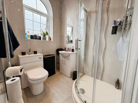 4 bedroom Detached house for sale in Hama Drive, Oakengates, TF2