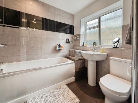 2 bedroom Semi-detached bungalow for sale in Hadley Gardens, Leegomery, TF1