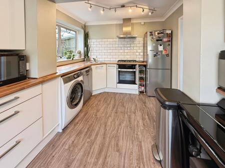 2 bedroom Semi-detached bungalow for sale in Hadley Gardens, Leegomery, TF1