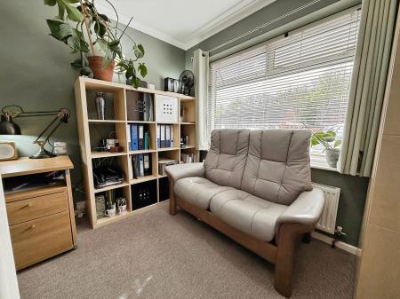 2 bedroom Semi-detached bungalow for sale in Hadley Gardens, Leegomery, TF1
