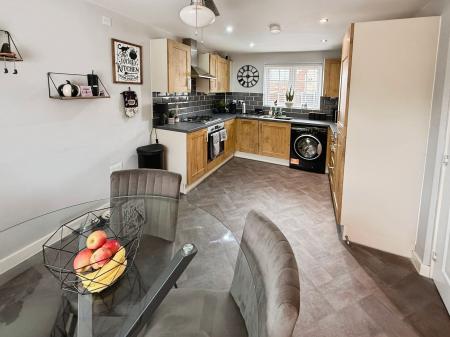 4 bedroom Detached house for sale in Beggarly Bank, Lightmoor Village, TF4