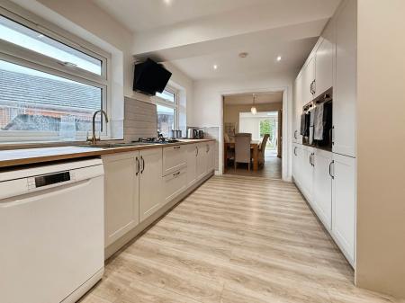 3 bedroom Detached bungalow for sale in Tibberton, Newport, TF10