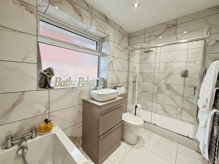 3 bedroom Detached bungalow for sale in Tibberton, Newport, TF10