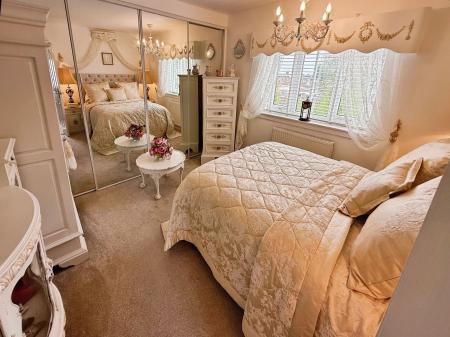 3 bedroom Semi-detached house for sale in New Road, Donnington, TF2