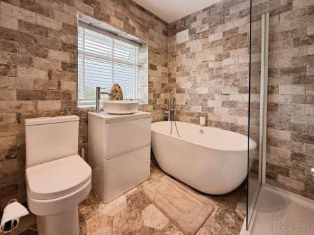 3 bedroom Semi-detached house for sale in New Road, Donnington, TF2