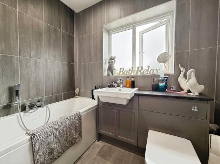 4 bedroom Detached house for sale in Stirchley Road, Stirchley, TF3