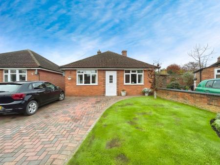 2 bedroom Detached bungalow for sale in The Lawns, Wellington, TF1