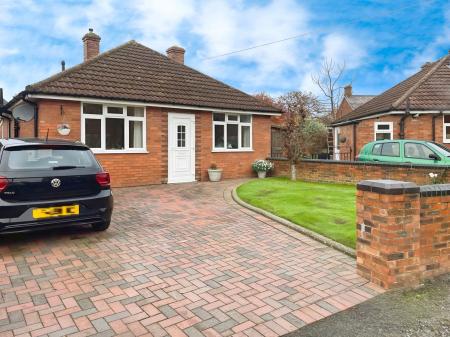 2 bedroom Detached bungalow for sale in The Lawns, Wellington, TF1