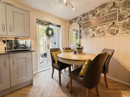 3 bedroom Semi-detached house for sale in Woodside Road, Ketley, TF1
