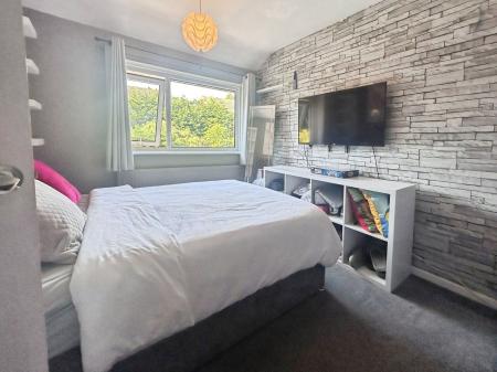 3 bedroom Semi-detached house for sale in Woodside Road, Ketley, TF1
