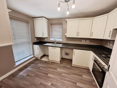 4 bedroom Terraced House for sale in Hendy Avenue, Ketley, TF1