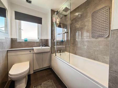 4 bedroom Terraced House for sale in Hendy Avenue, Ketley, TF1